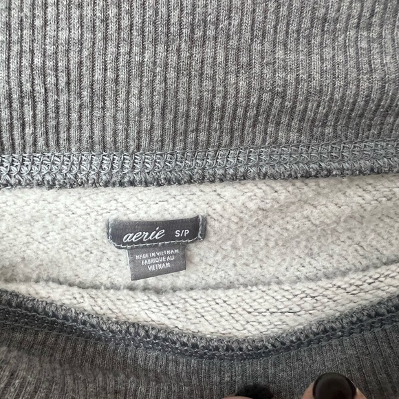Aerie Women’s Gray Off-Shoulder Sweatshirt Oversized Size Large - Picture 2 of 4